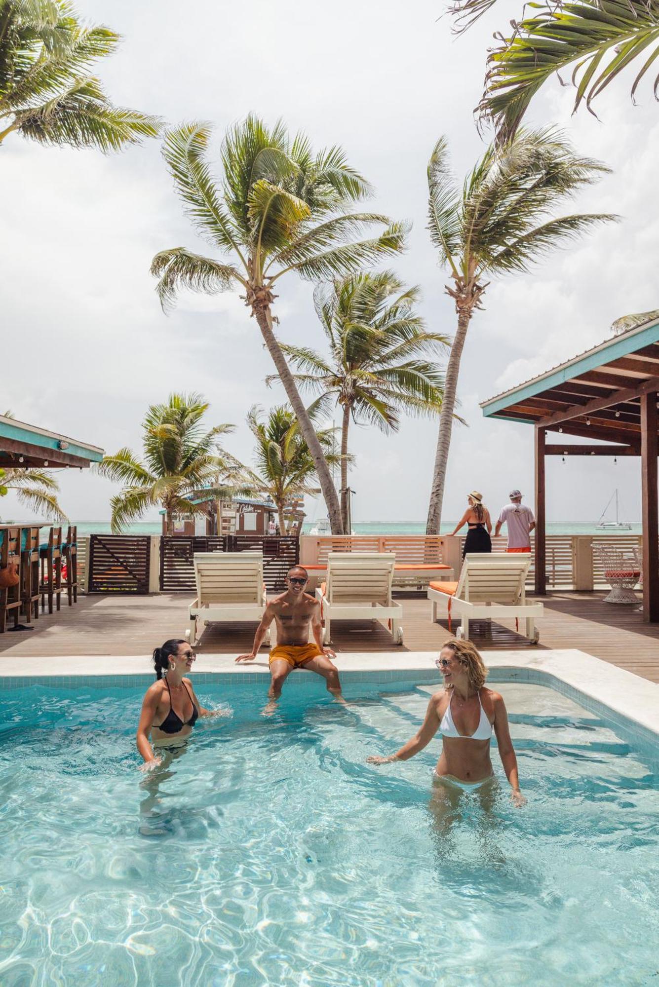 Ocean Tide Beach Resort San Pedro  Exterior foto